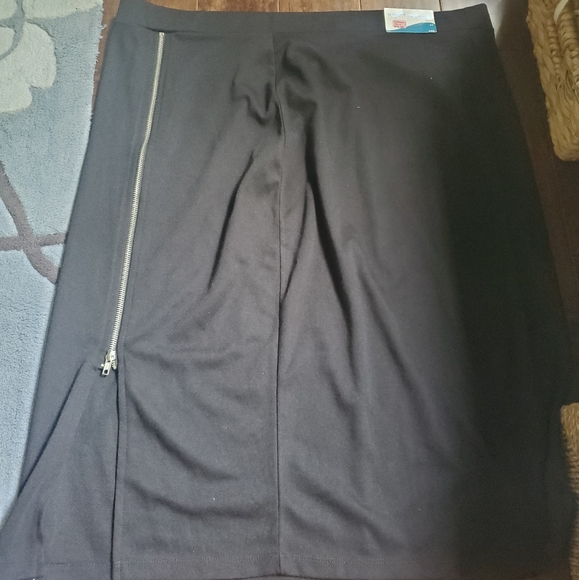 Knee length skirt size 2x with zipper iron side new with tags - Picture 1 of 9
